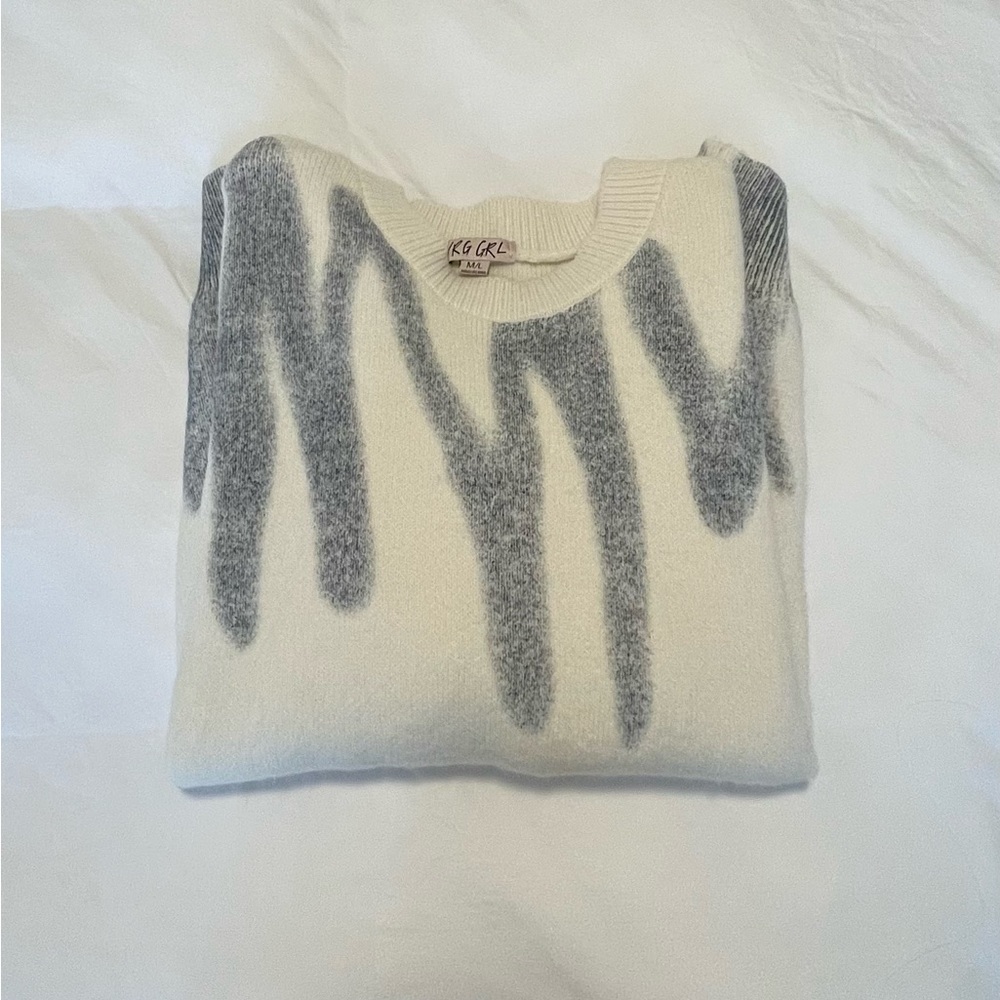 Verge girl sweater